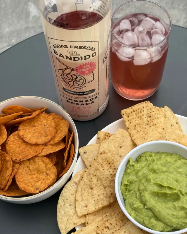 Picada con Limonada Rosada El Bandido, Mucho Nacho, nachos y guacamole